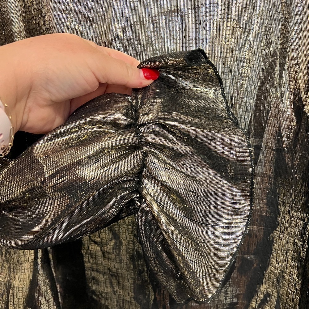 ALICE + OLIVIA Elliot Ruffle Blouse Metallic Gold Ruffle Top - Picture 11 of 12
